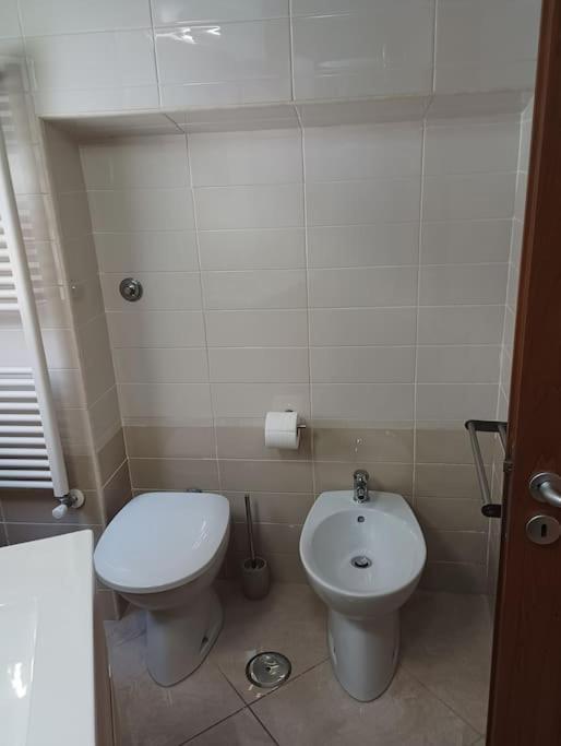 A Casa Di Laura Apartment Наполи Екстериор снимка