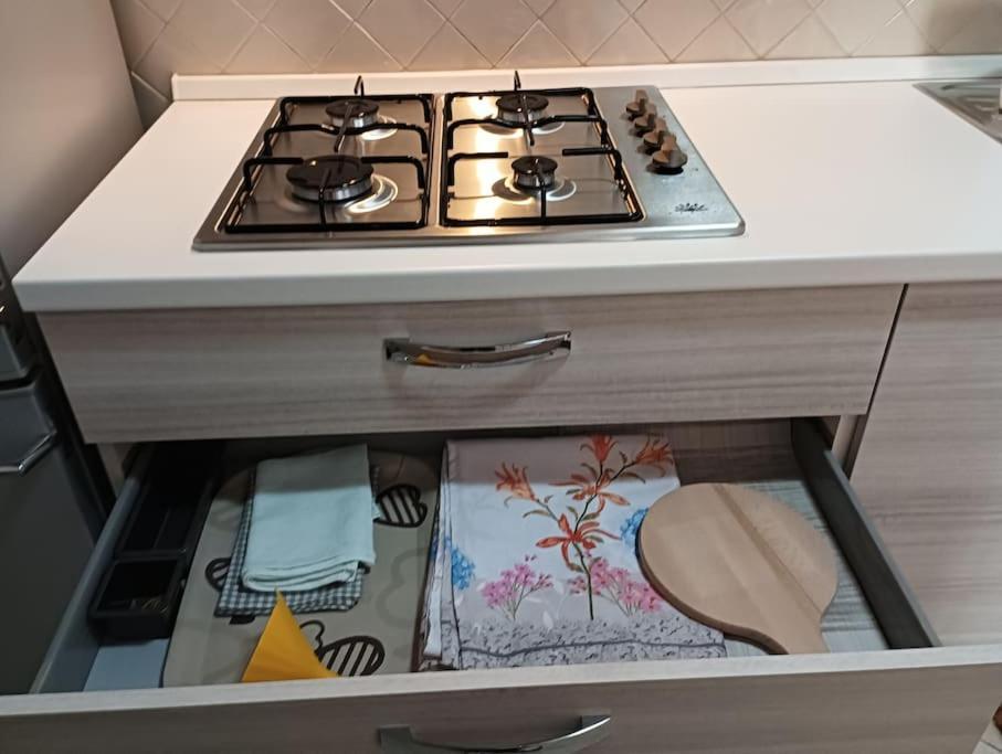 A Casa Di Laura Apartment Наполи Екстериор снимка