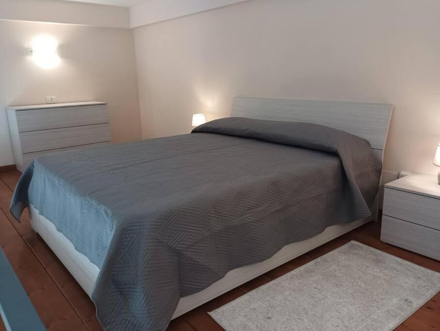 A Casa Di Laura Apartment Наполи Екстериор снимка