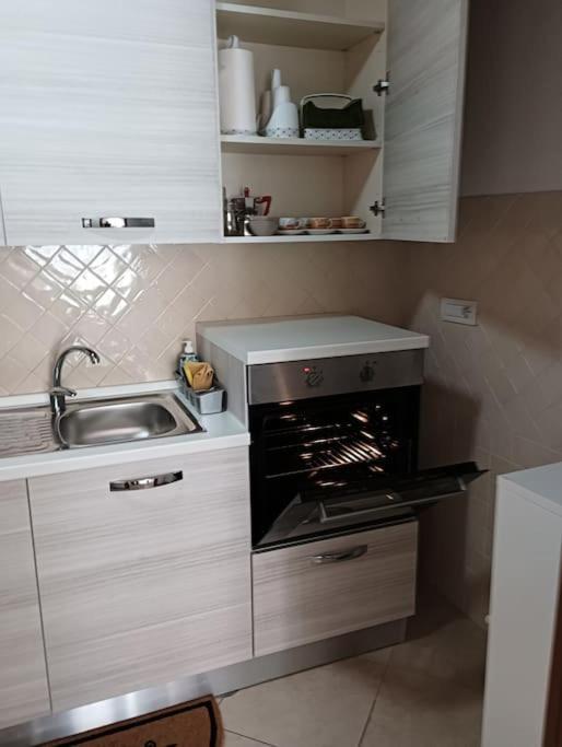 A Casa Di Laura Apartment Наполи Екстериор снимка