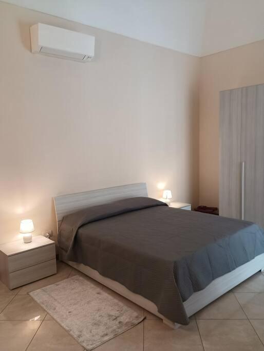 A Casa Di Laura Apartment Наполи Екстериор снимка