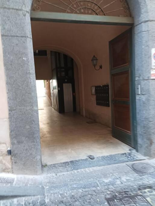 A Casa Di Laura Apartment Наполи Екстериор снимка