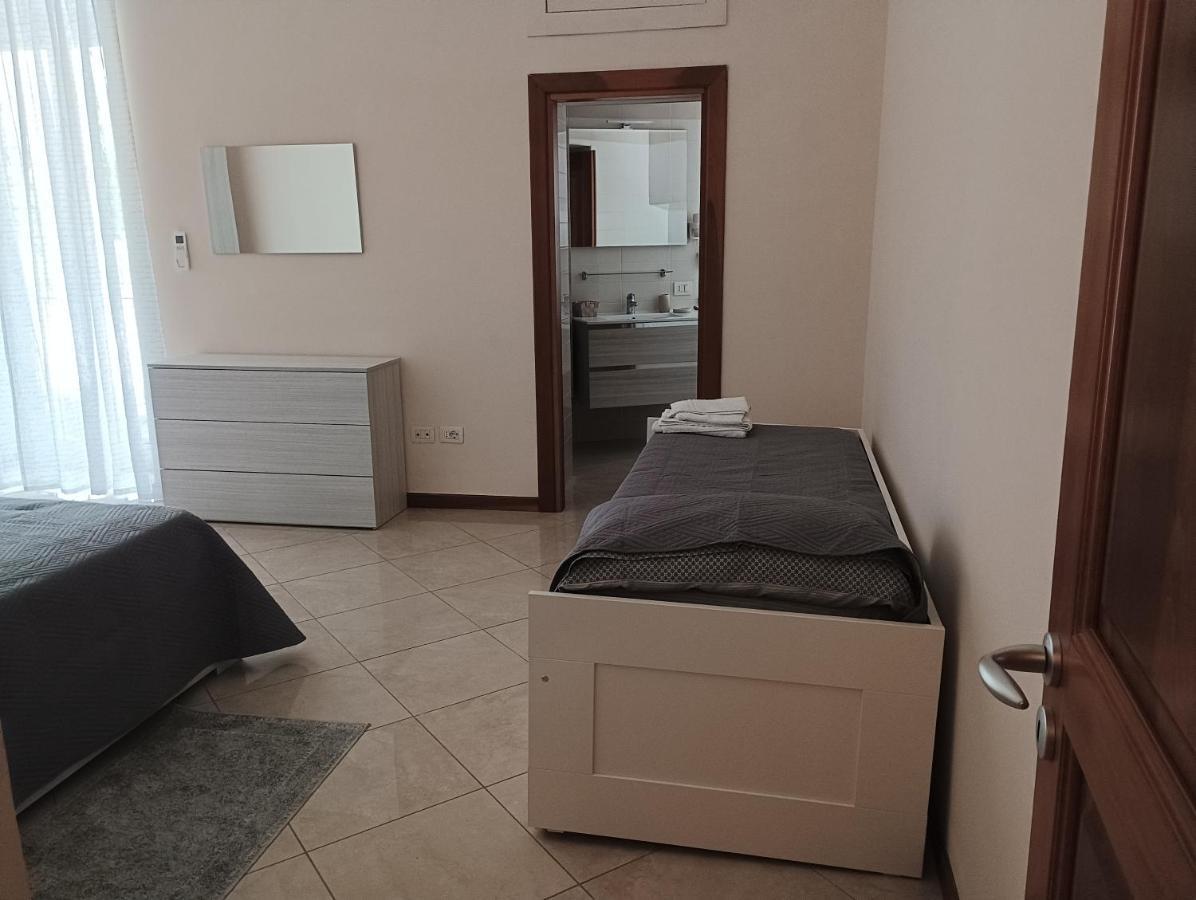 A Casa Di Laura Apartment Наполи Екстериор снимка